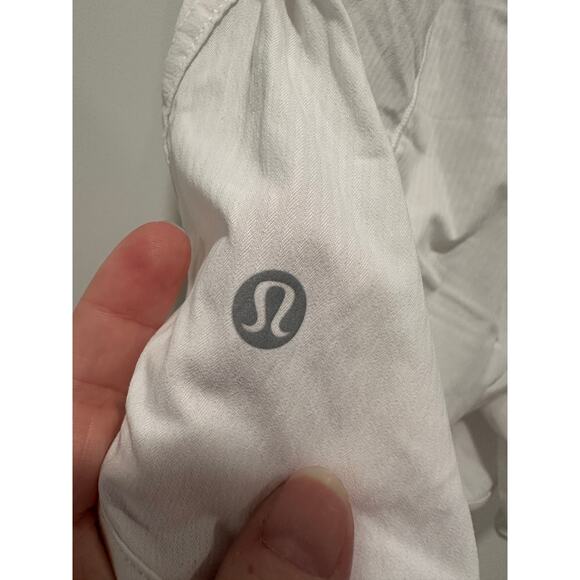Lululemon Track That Mid Rise Shorts Size 10 - Picture 3 of 4